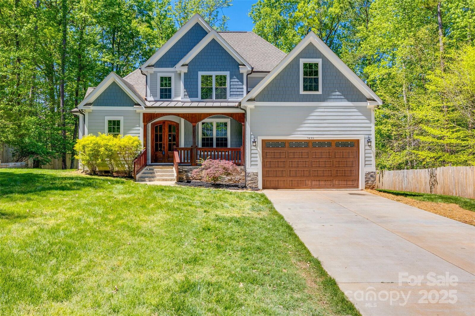 Property Photo: 7435 Hammond Drive NC 28215