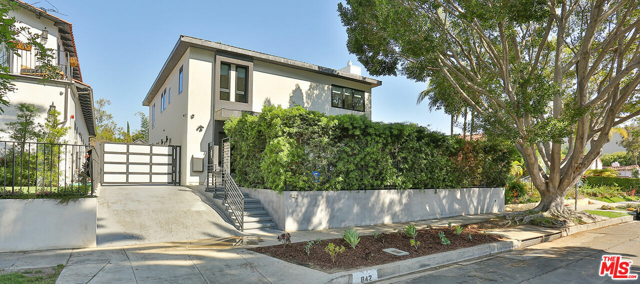 842 S Ogden Dr  Los Angeles CA 90036 photo