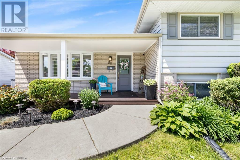 Property Photo: 28 Brier Park Road ON N3R 3P7