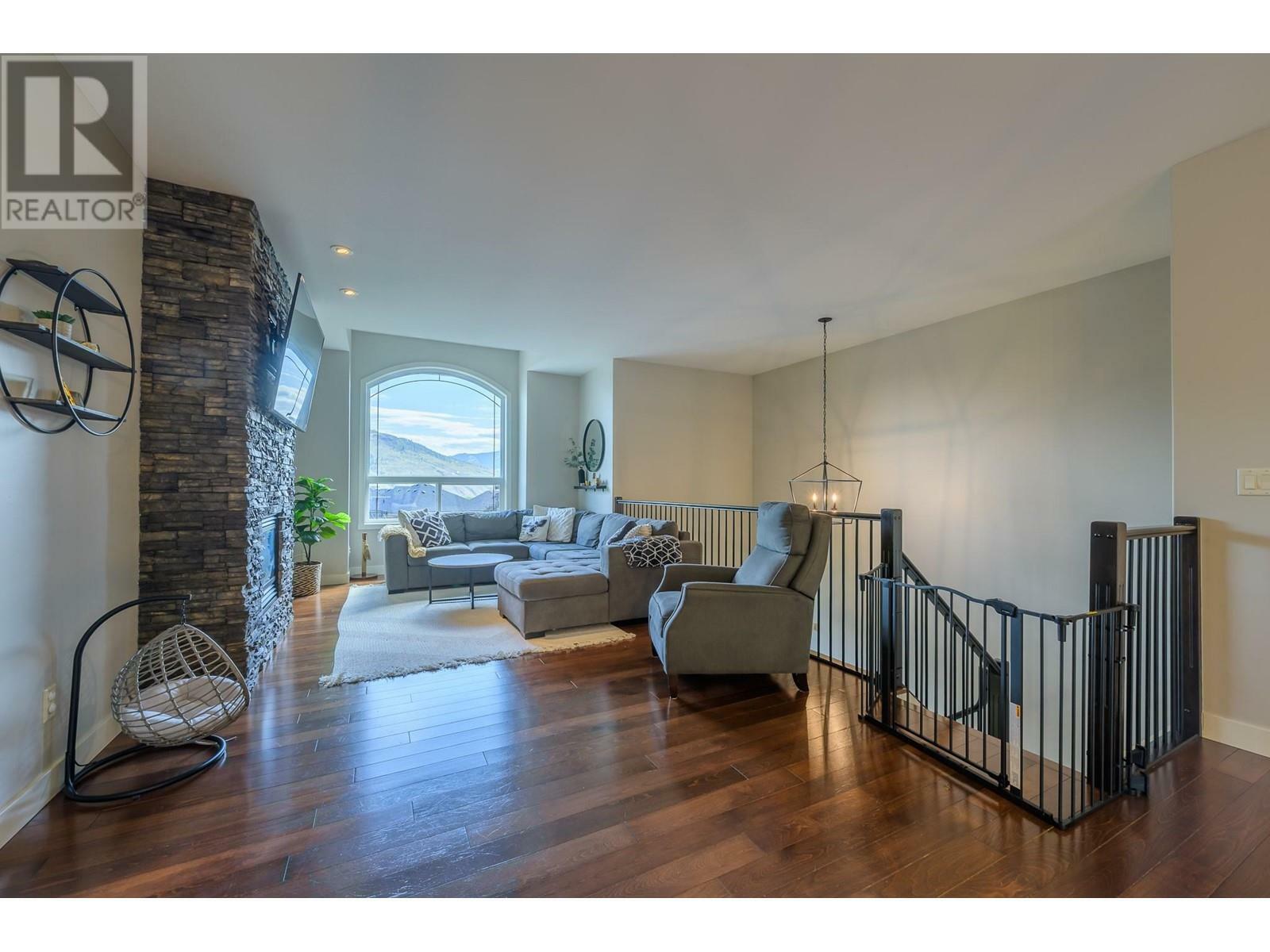 Photo de la propriété: 2089 Saddleback Drive BC V2B 8N9