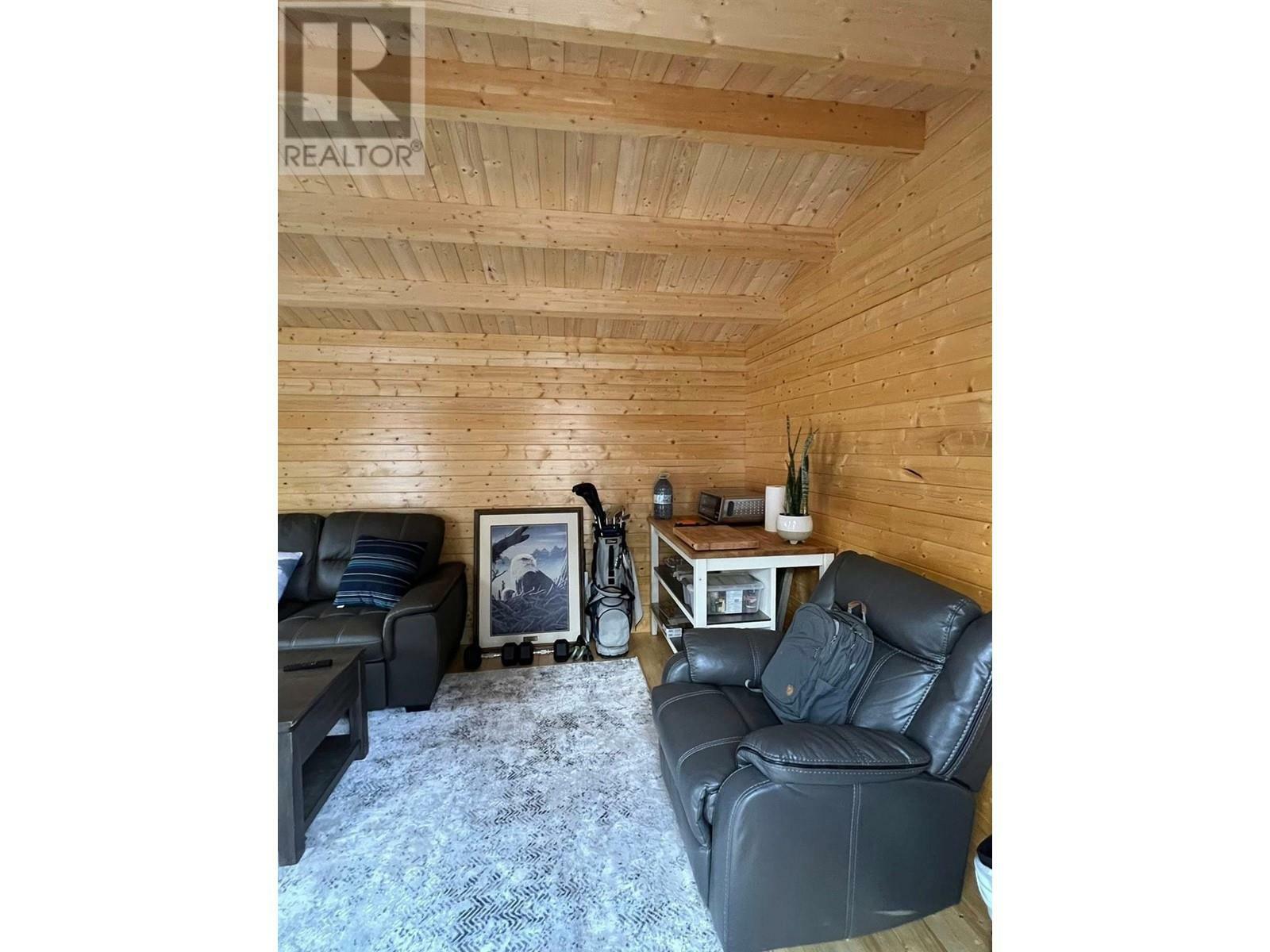 Photo de la propriété:  5230 Tallington Drive  BC V0E 1M6 