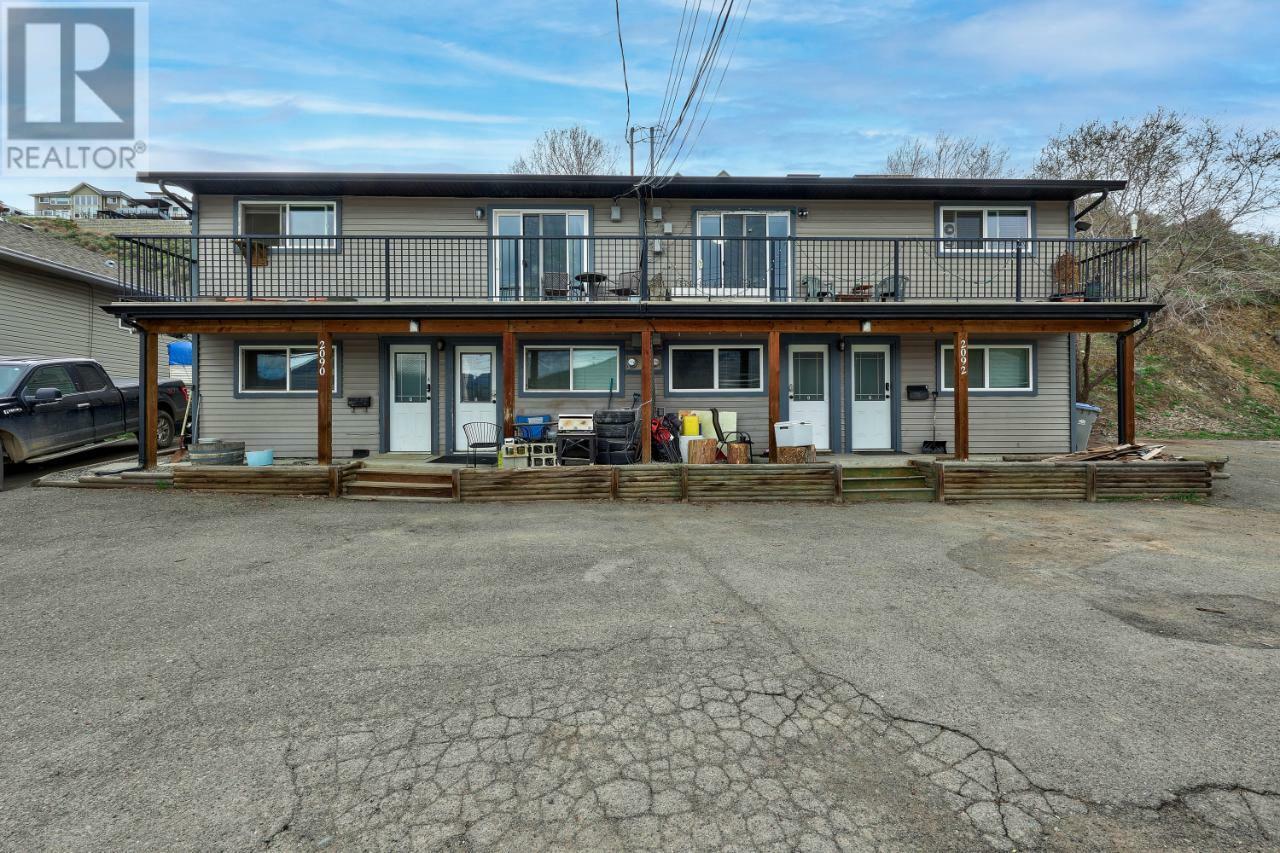 Photo de la propriété:  2090/2092 Westsyde Road  BC V2B 7C2 