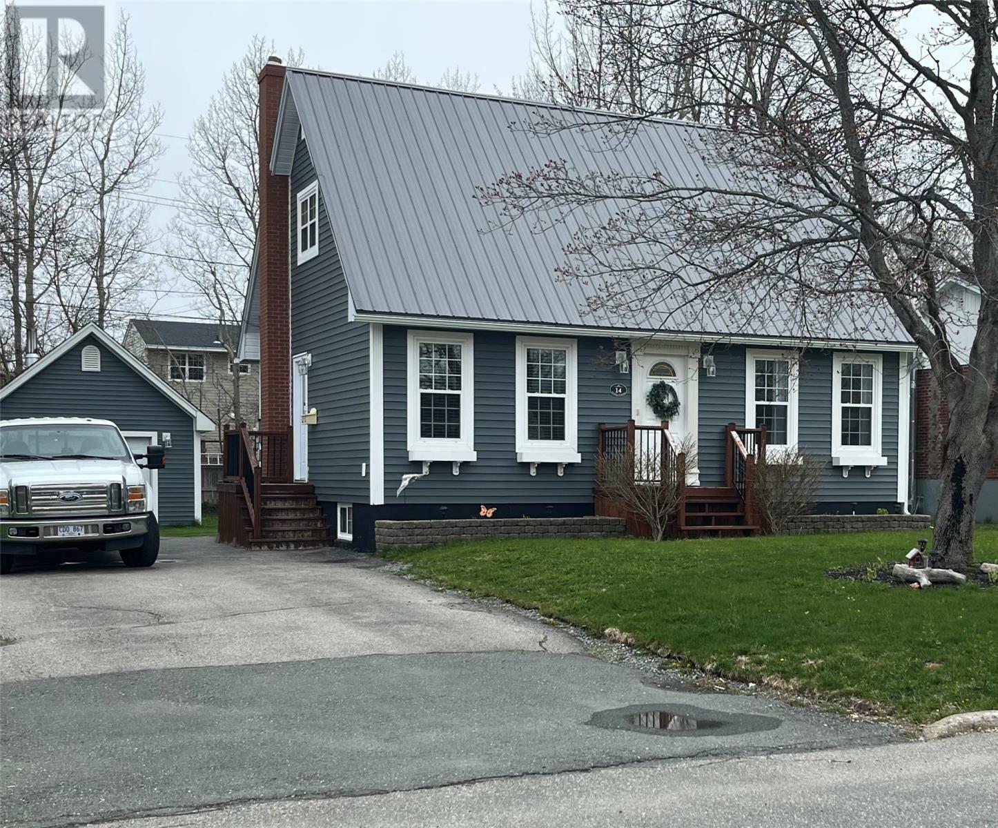 14 Hawker Crescent  Gander, Nl NL A1V 1G7 photo