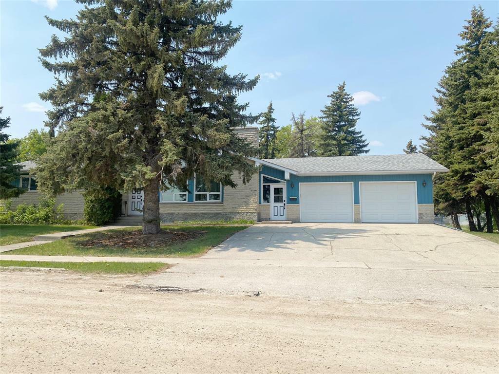 Property Photo: 309 Sixth Street MB R0E 0C0