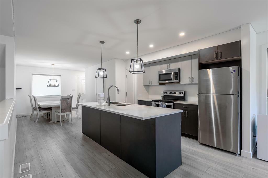 Property Photo: 41 Varennes Avenue MB R2M 0N2