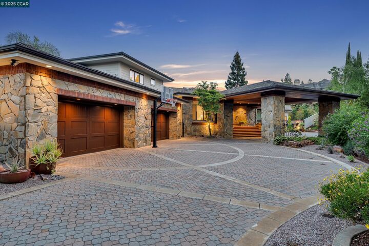 Property Photo:  1121 Eagle Nest Ct  CA 94506 