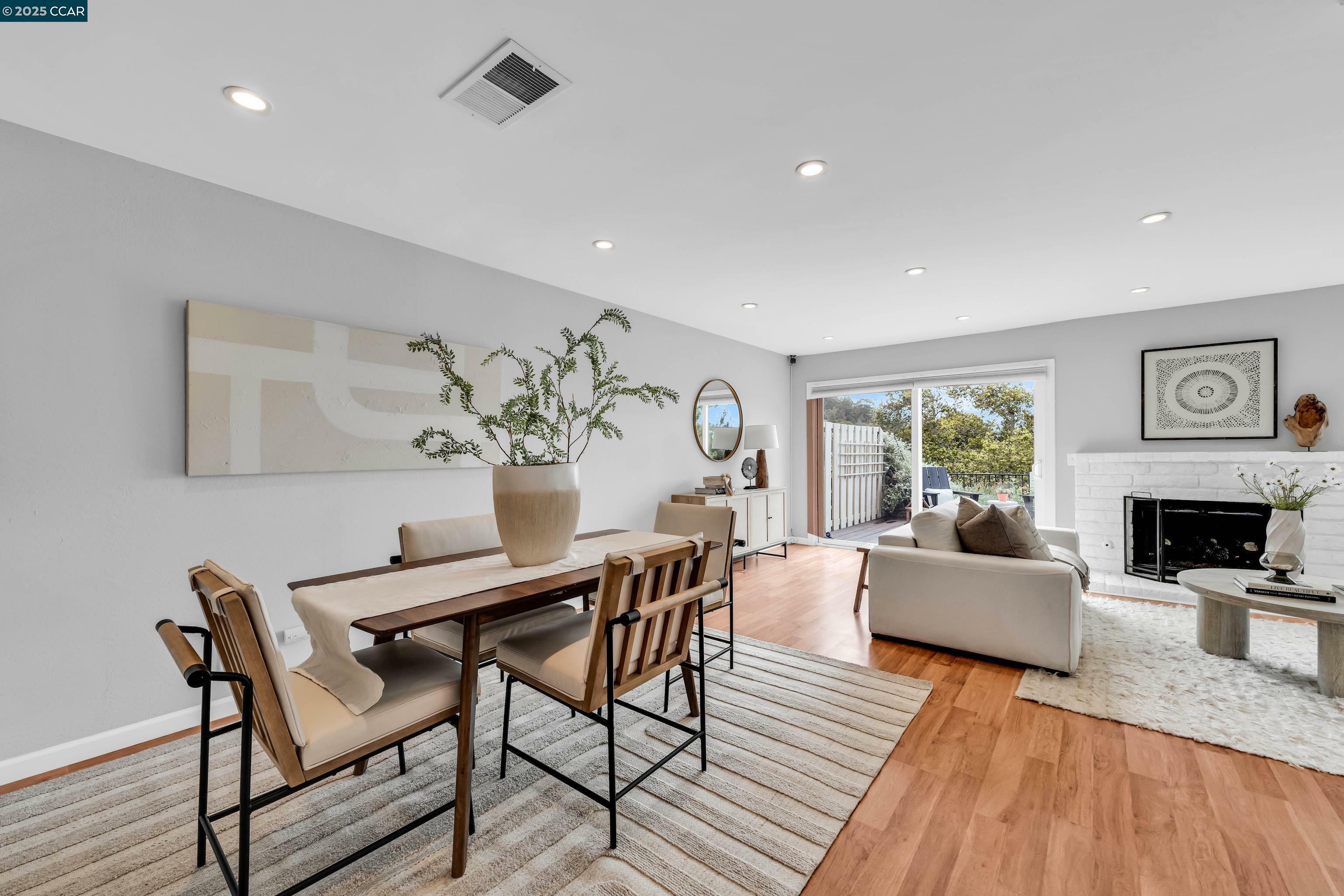 31 Turtle Creek Street  Oakland CA 94605 photo
