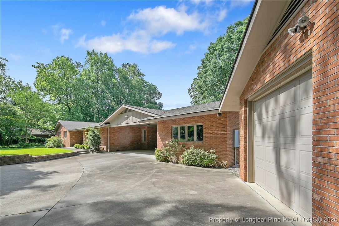 Property Photo: 3641 Farmbrook Road NC 28303