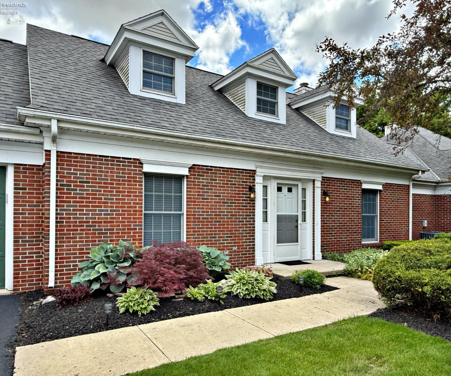Property Photo: 52 Towne And Country Drive OH 44883