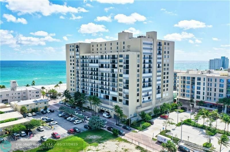 Property Photo: 322 Buchanan St 1408 FL 33019