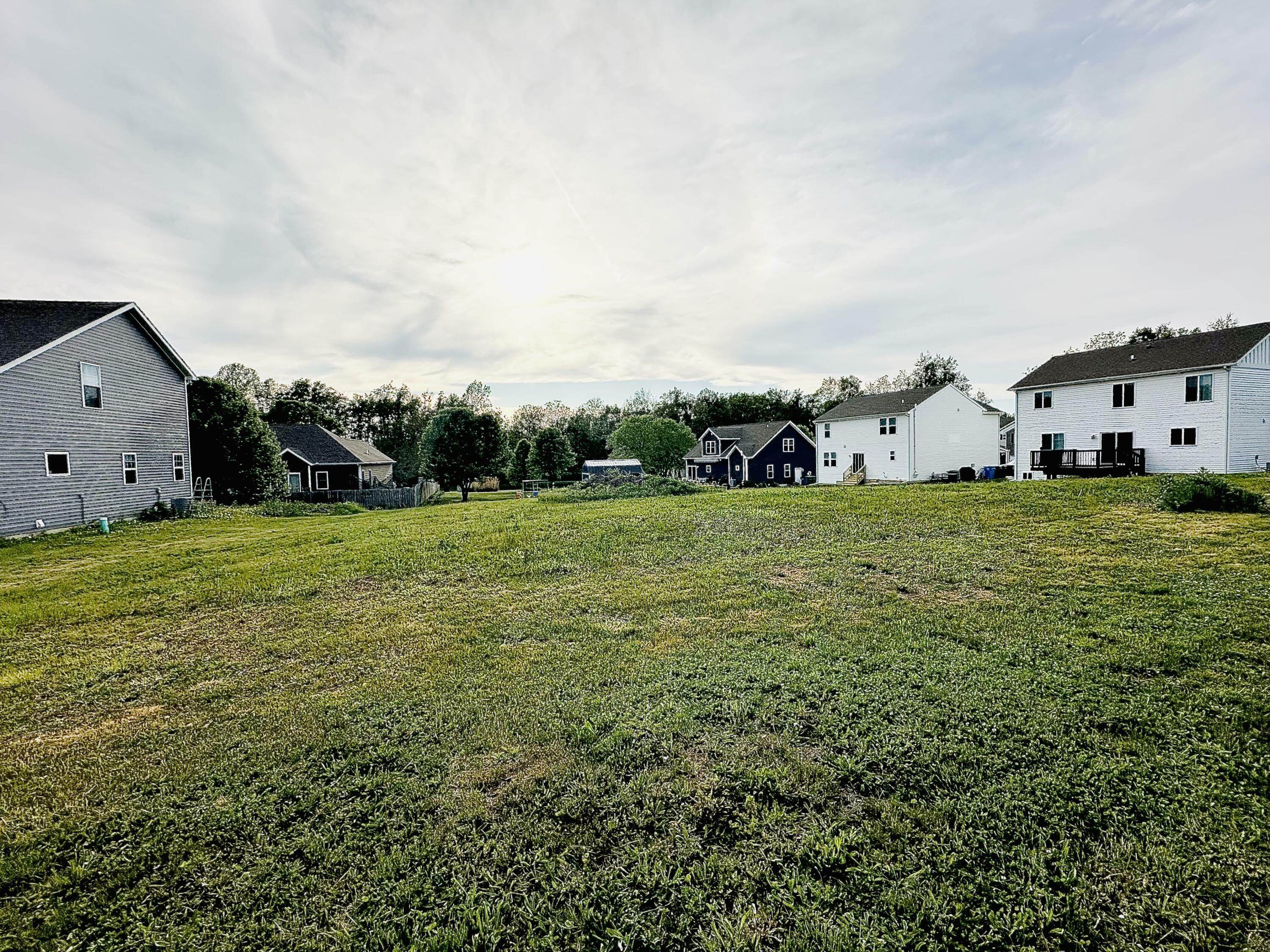 Property Photo:  1824 Creekside Court  IN 46391 