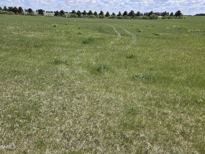 Property Photo:  9510 32nd Avenue SE  ND 58413 
