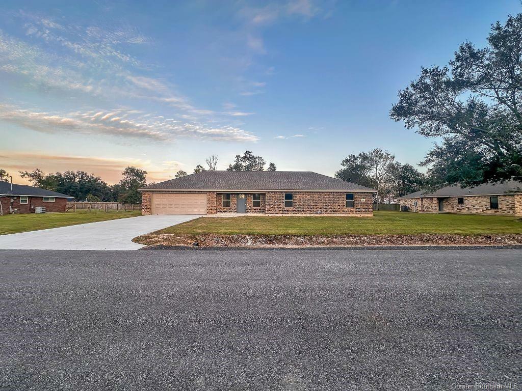 Property Photo: 7605 Green Meadow Road LA 70607