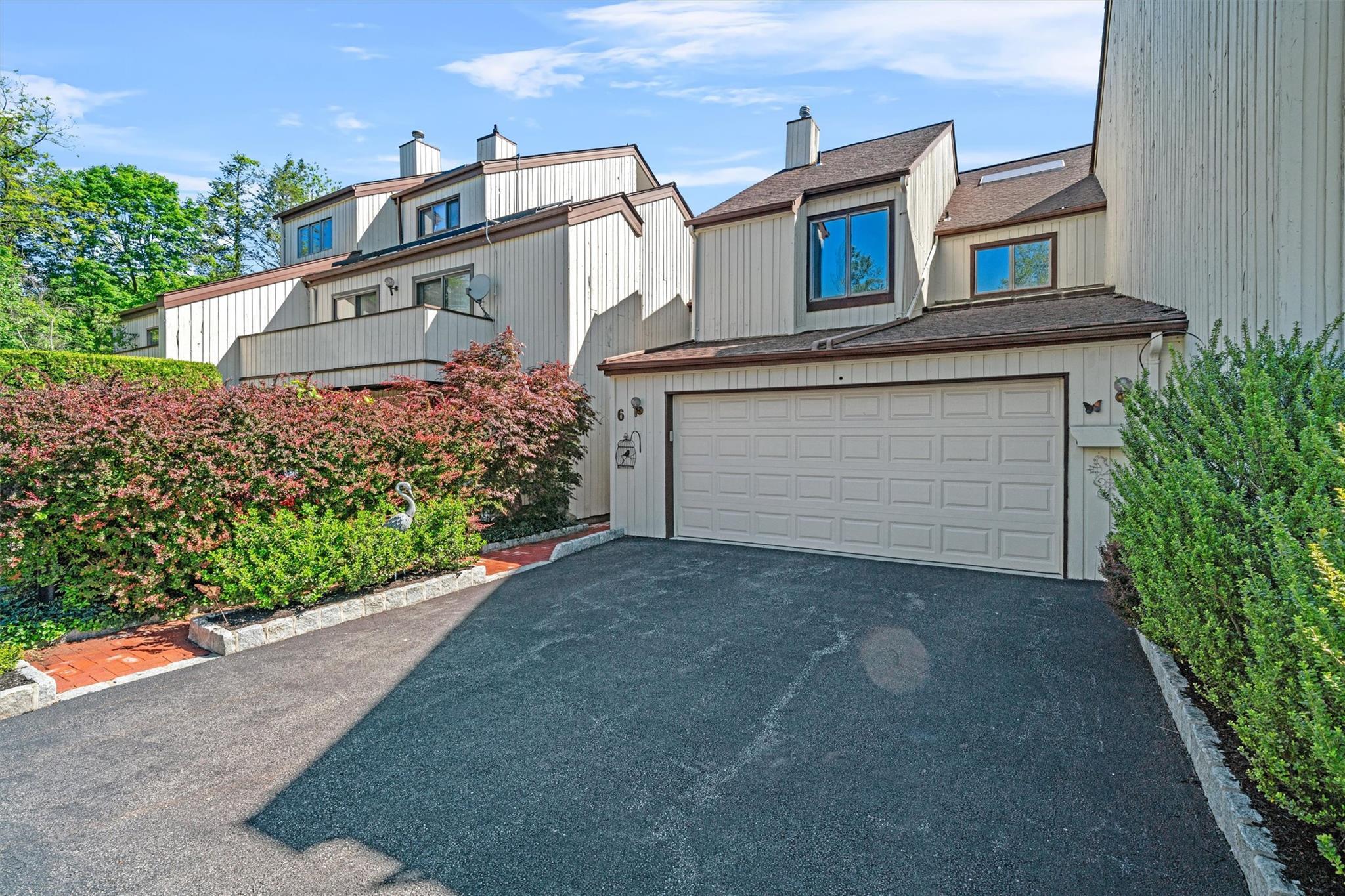 Property Photo: 6 Chippewa Court NY 10901
