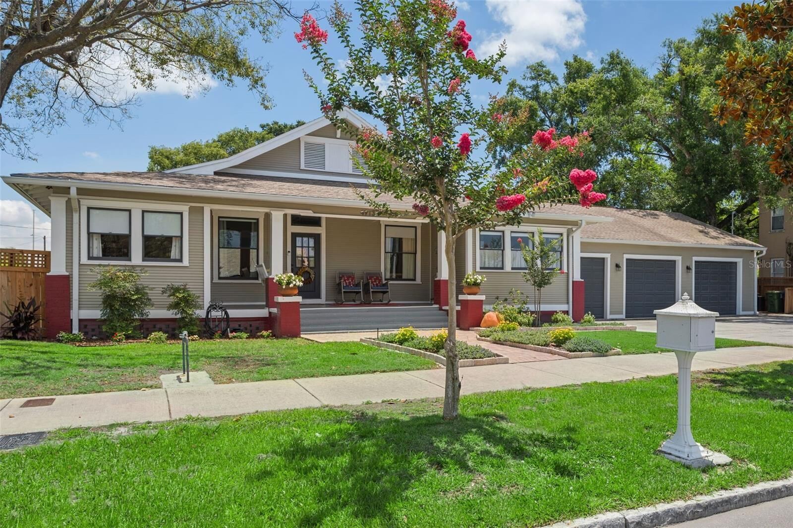 Property Photo: 4913 N Central Avenue FL 33603