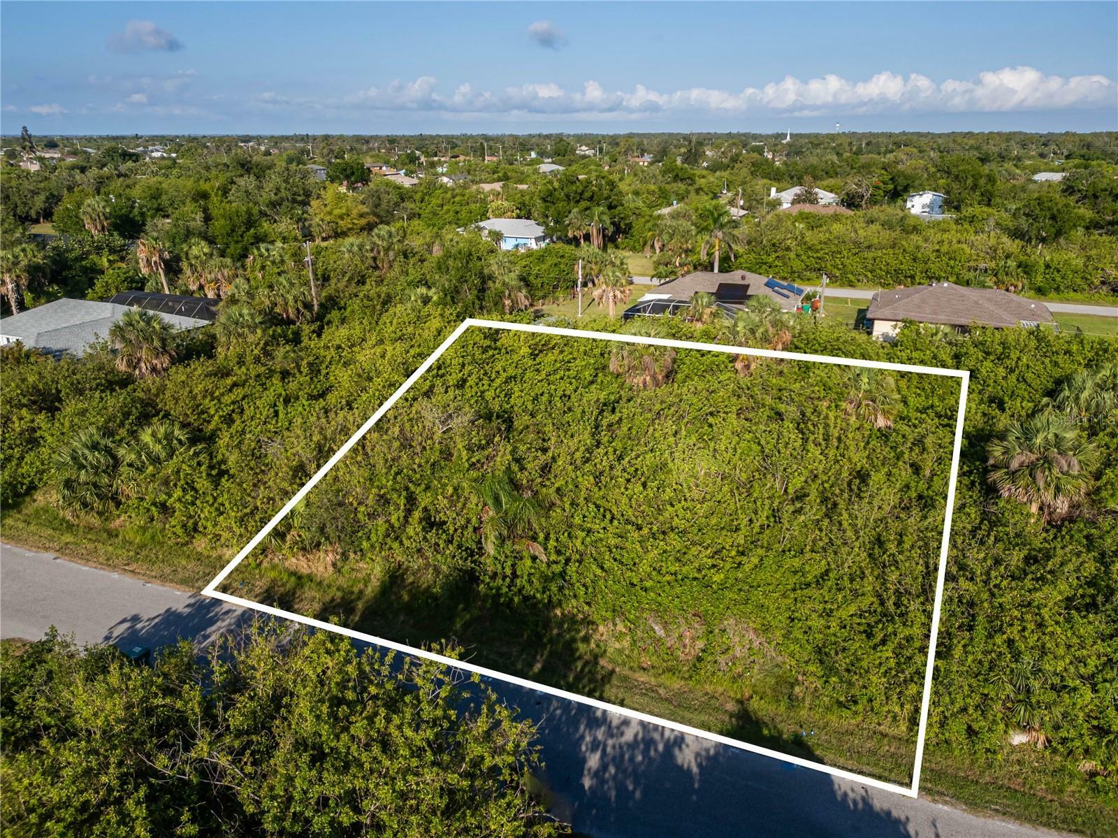 Property Photo:  138 Edgemere Street NW  FL 33948 