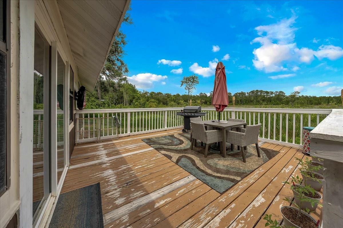 Property Photo: 531 NE 142nd Avenue FL 34488