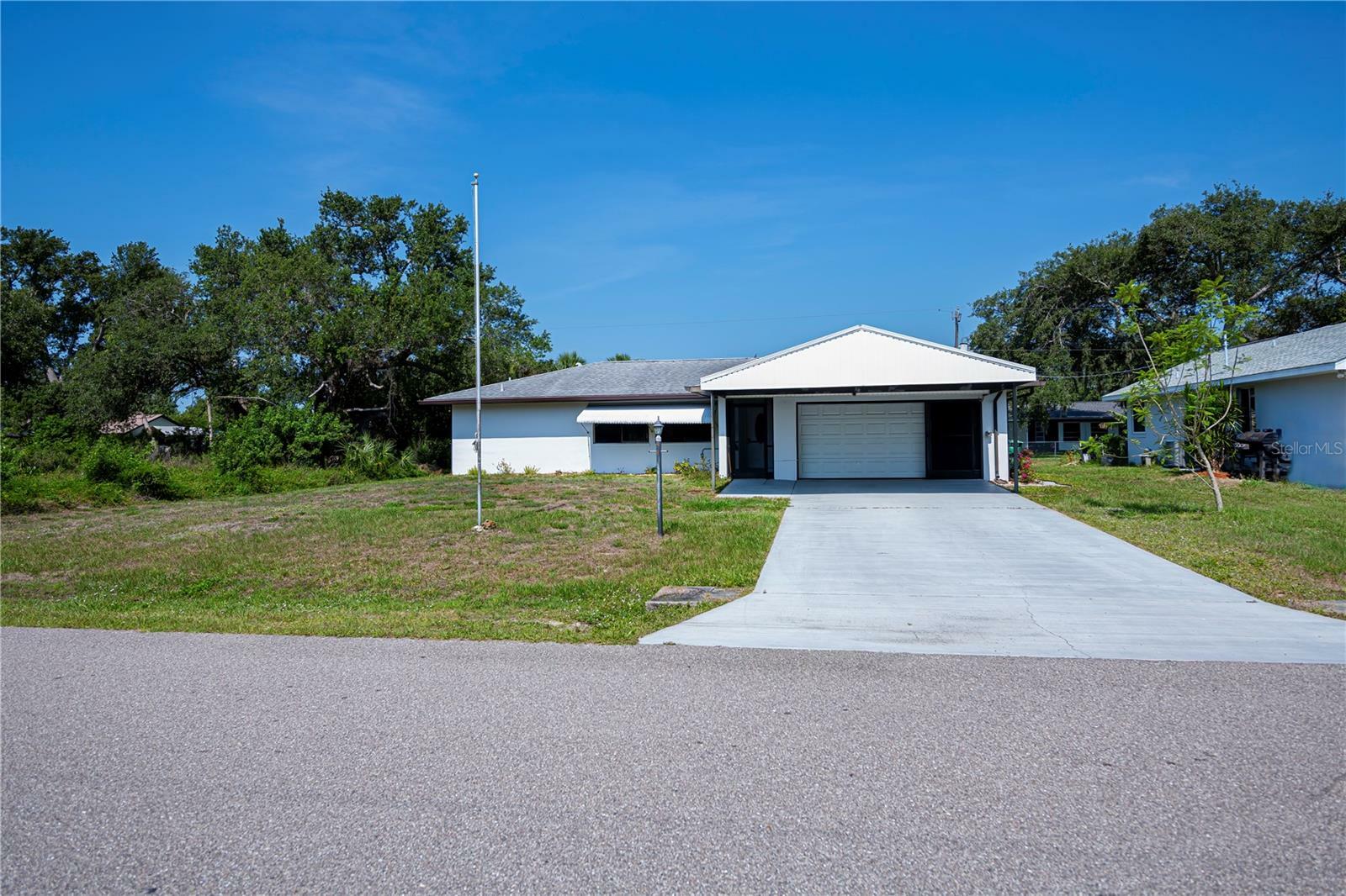 Property Photo:  2113 Barksdale Street  FL 33948 