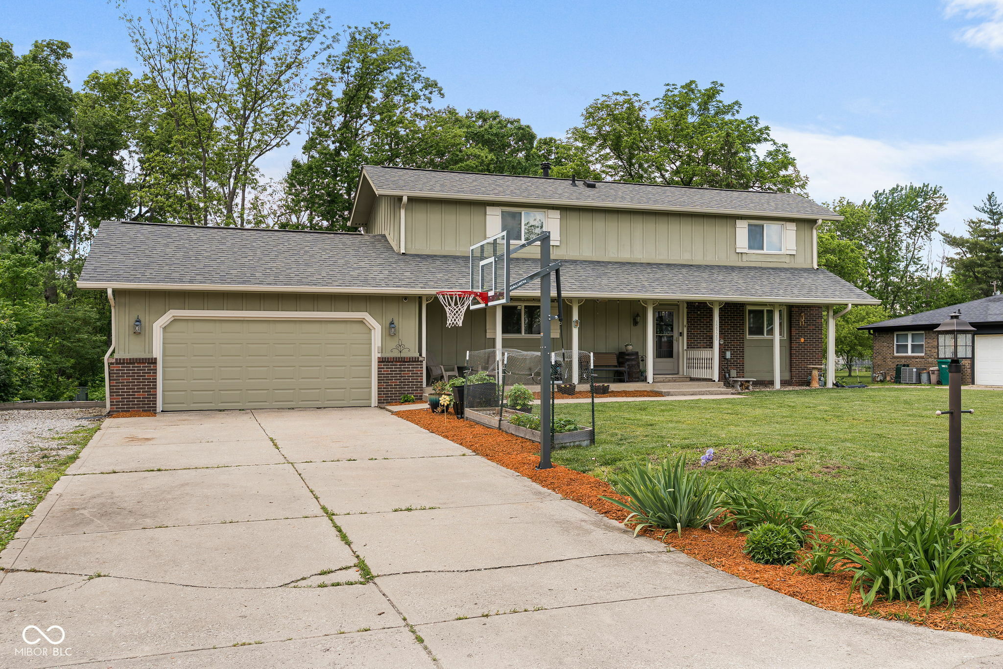 Property Photo: 12920 N Oakhaven Drive IN 46113