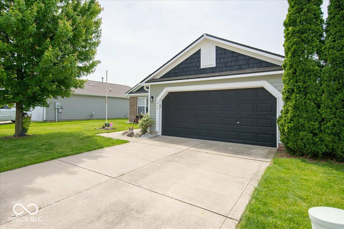 Property Photo: 1414 Dowell Street IN 46143
