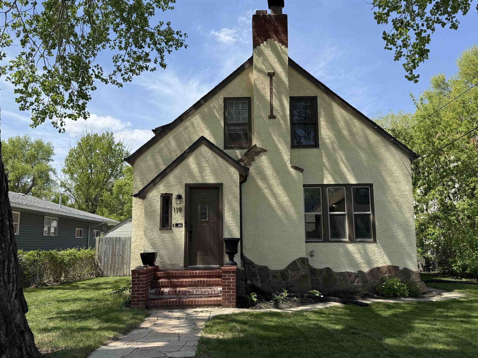 Property Photo: 119 NW 6th St ND 58703