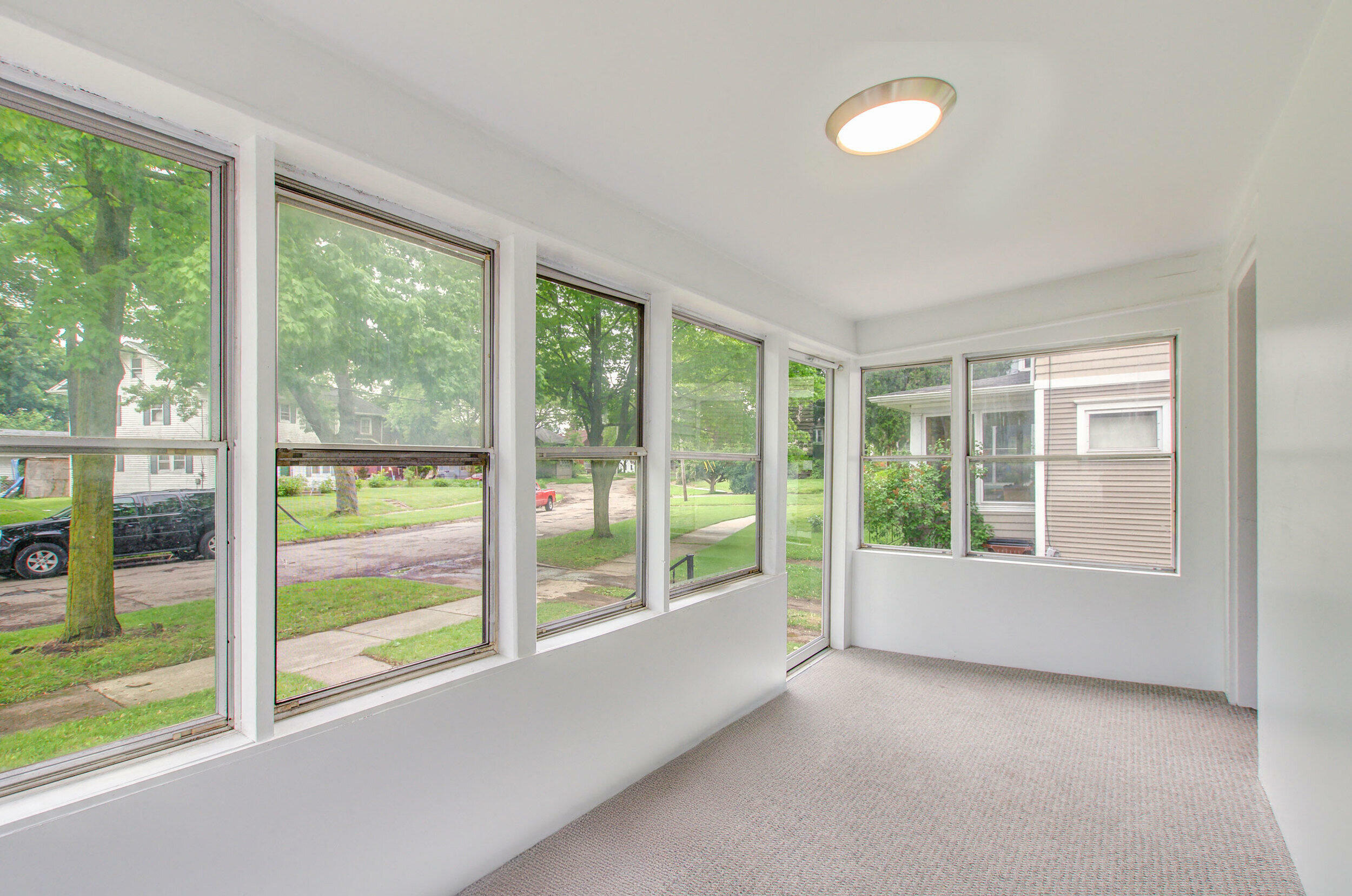 Property Photo: 1118 Burr Street MI 49201