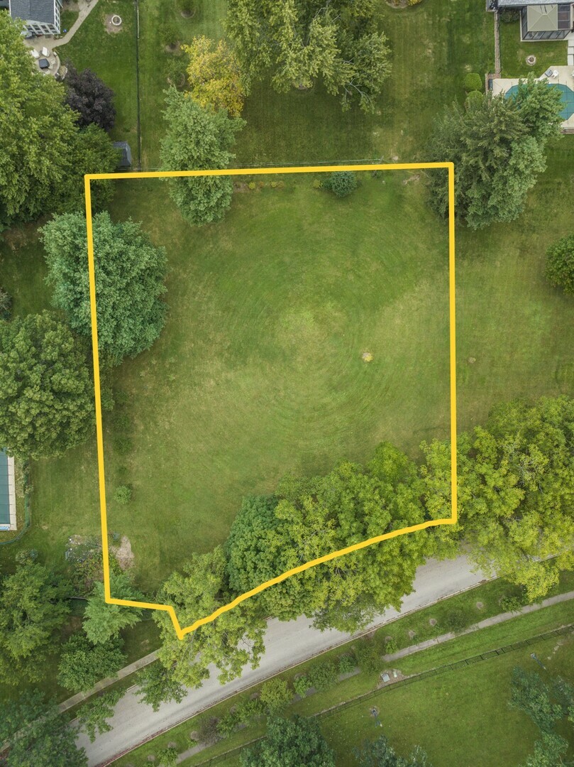 Property Photo: 119 Stone Gate Drive IL 60543