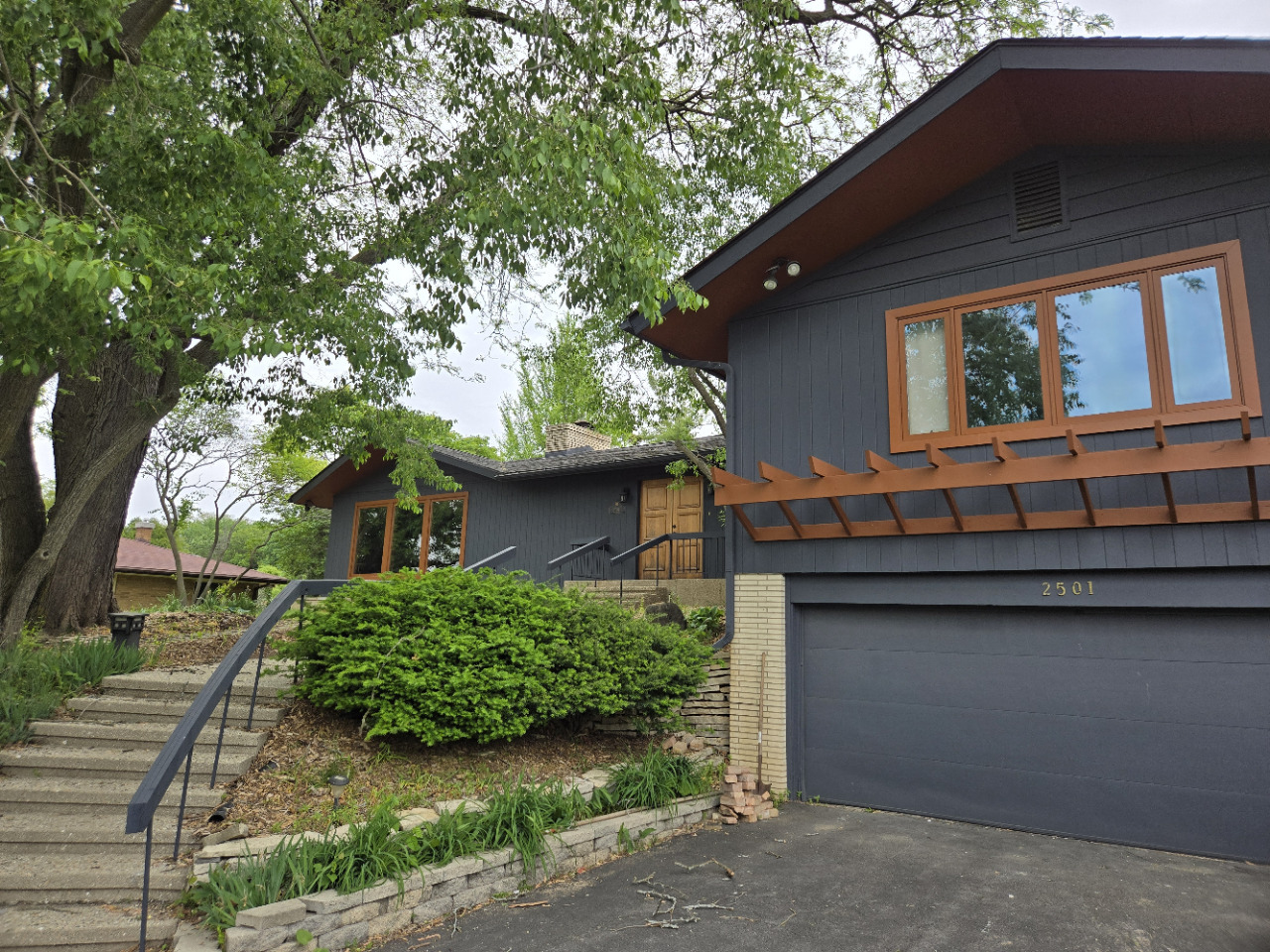 Property Photo: 2501 Spring Brook Avenue IL 61107