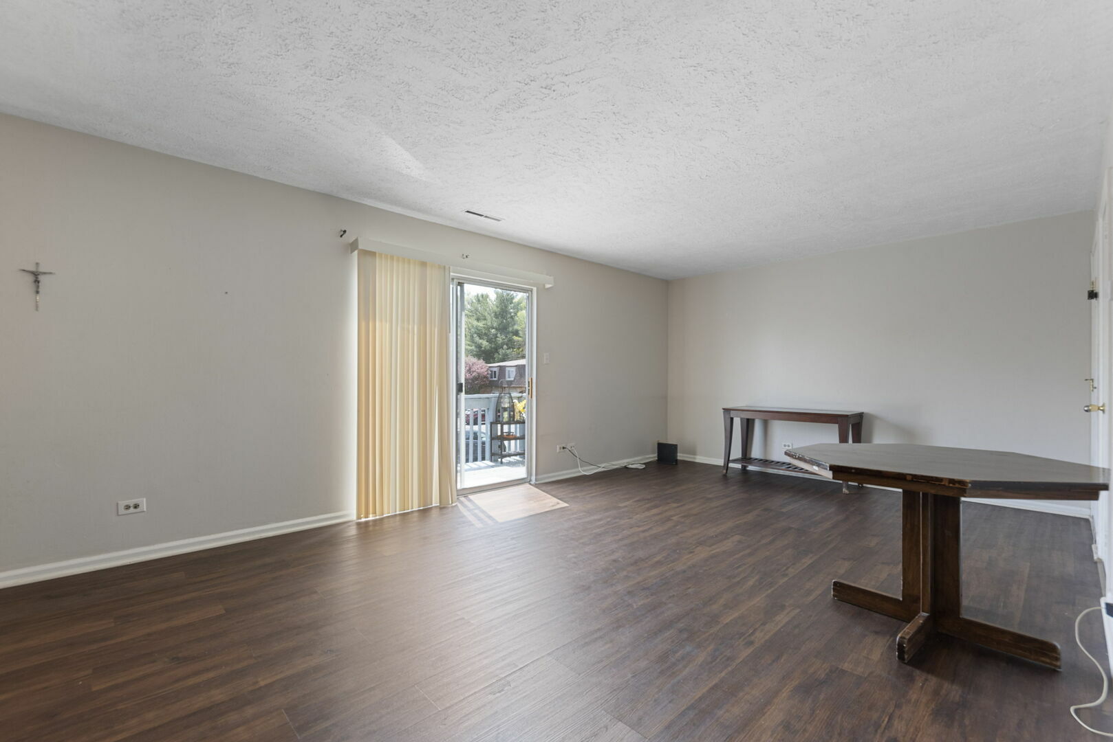 Property Photo: 1119 S Curtis Avenue B23 IL 60901