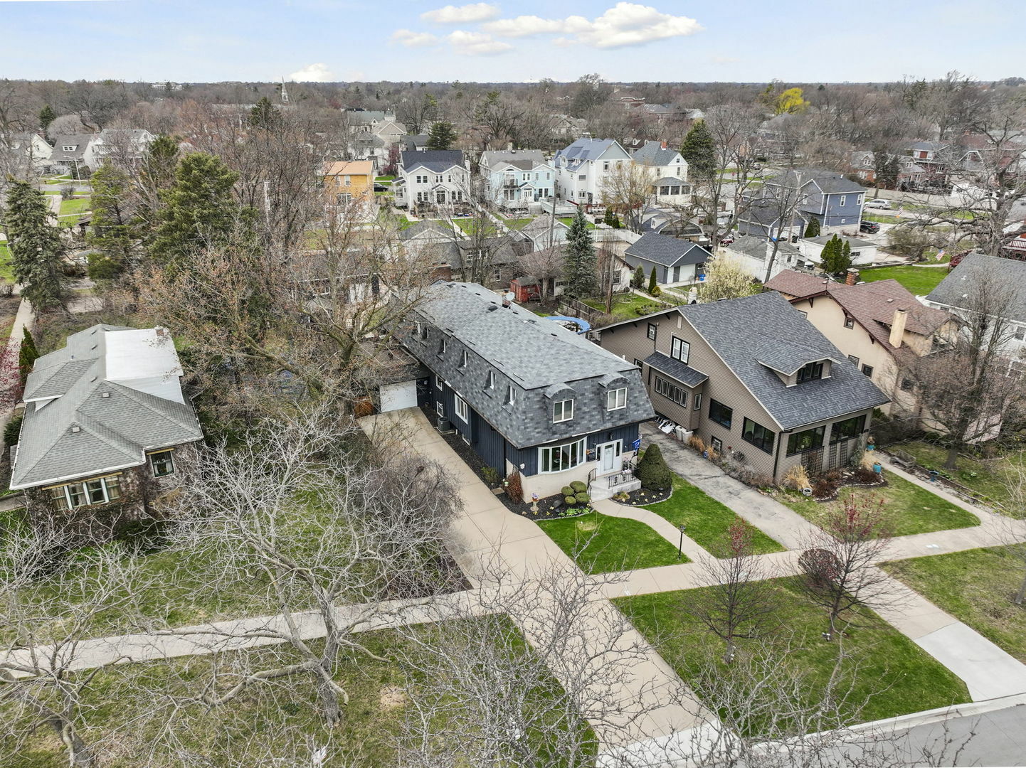 Property Photo: 5706 N New Hampshire Avenue IL 60631