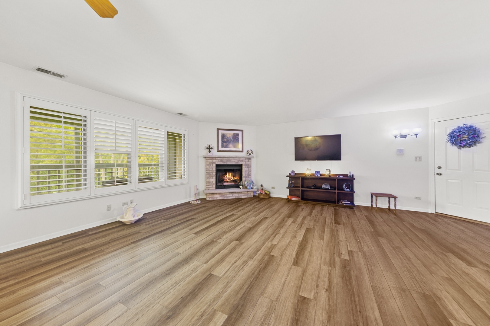 Property Photo:  2625 Essington Road 2625  IL 60435 