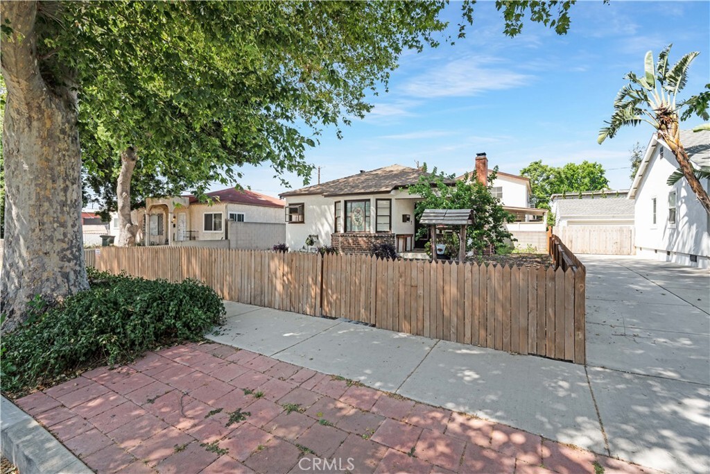 515 N Mariposa Street  Burbank CA 91506 photo