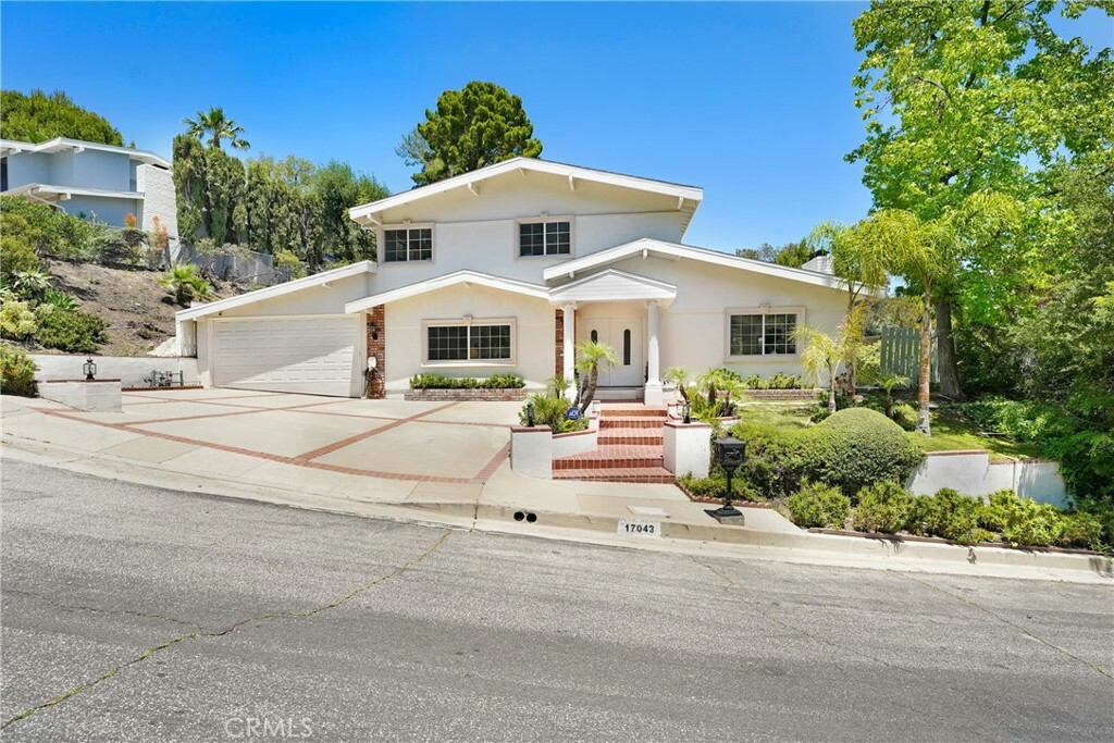 Property Photo: 17043 Empanada Place CA 91436