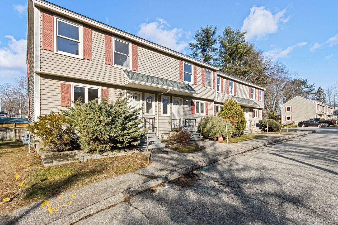 Property Photo: 162 Beach Street 4 ME 04072