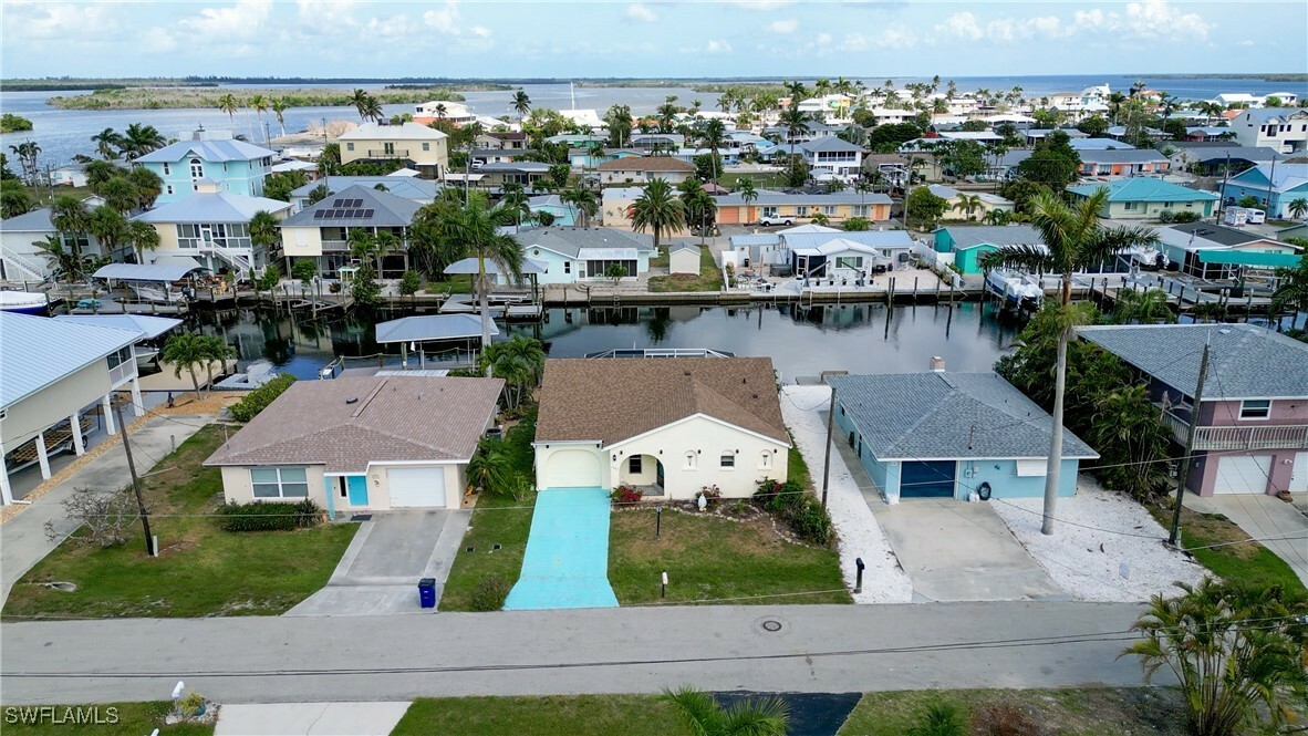 Property Photo: 2692 Clyde Street FL 33993