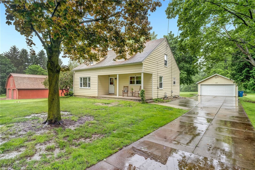 Property Photo: 1357 Broadview Avenue OH 44321