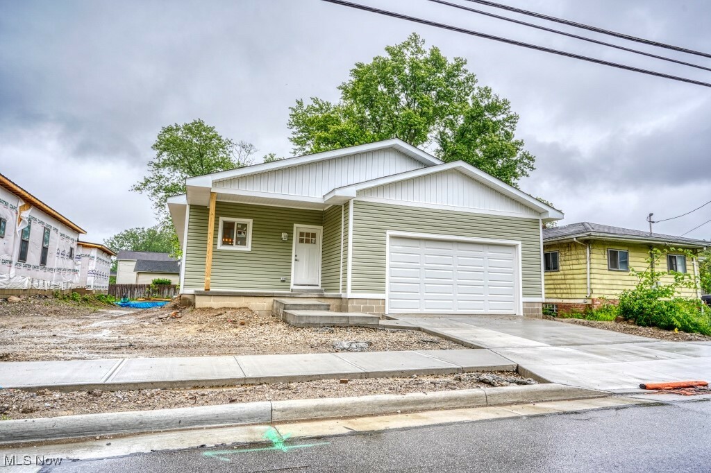 Property Photo: 461 S Van Buren Avenue OH 44203