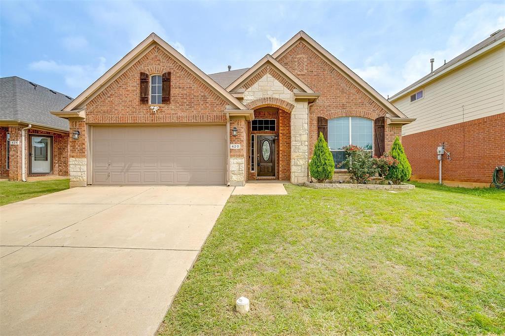 Property Photo: 420 Fairbrook Lane TX 76140