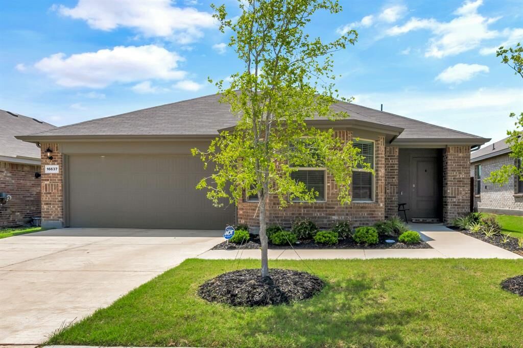 Property Photo:  16637 Friesland Lane  TX 76247 