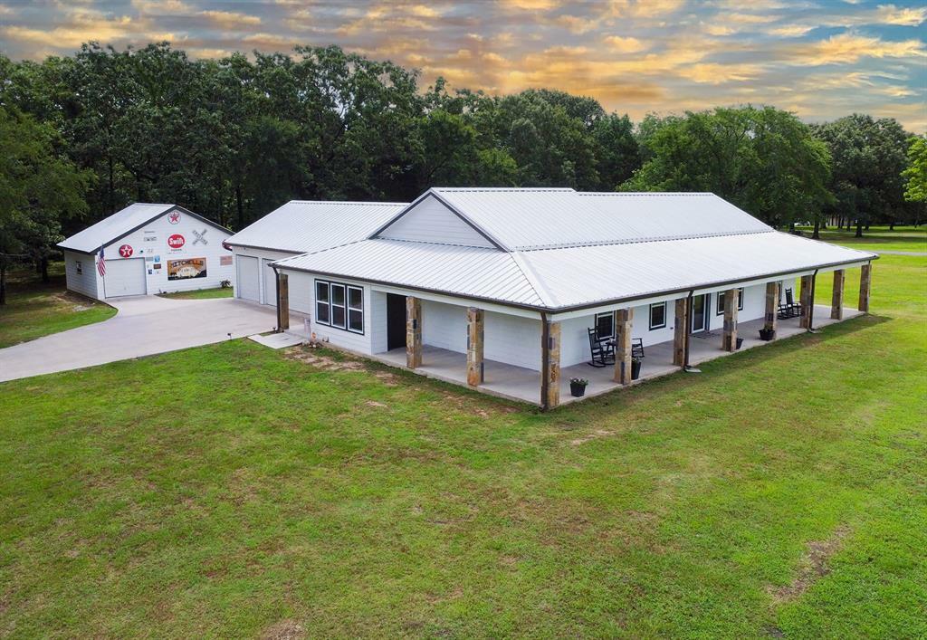 Property Photo: 632 County Road 1952 TX 75497