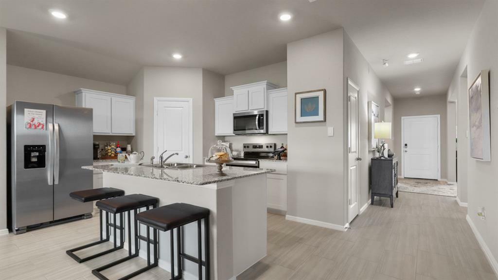 Property Photo:  4200 Subtle Creek Lane  TX 76036 