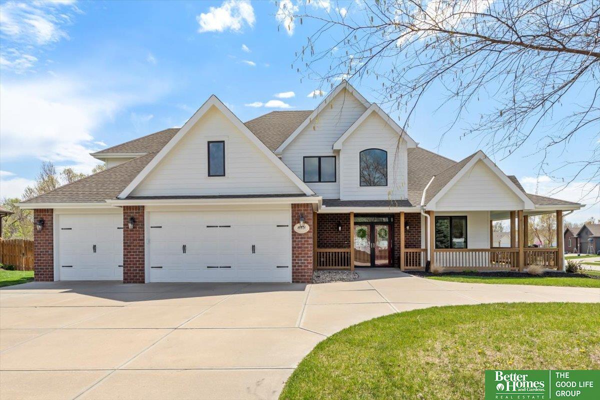 Property Photo: 16831 Chandler Street NE 68136