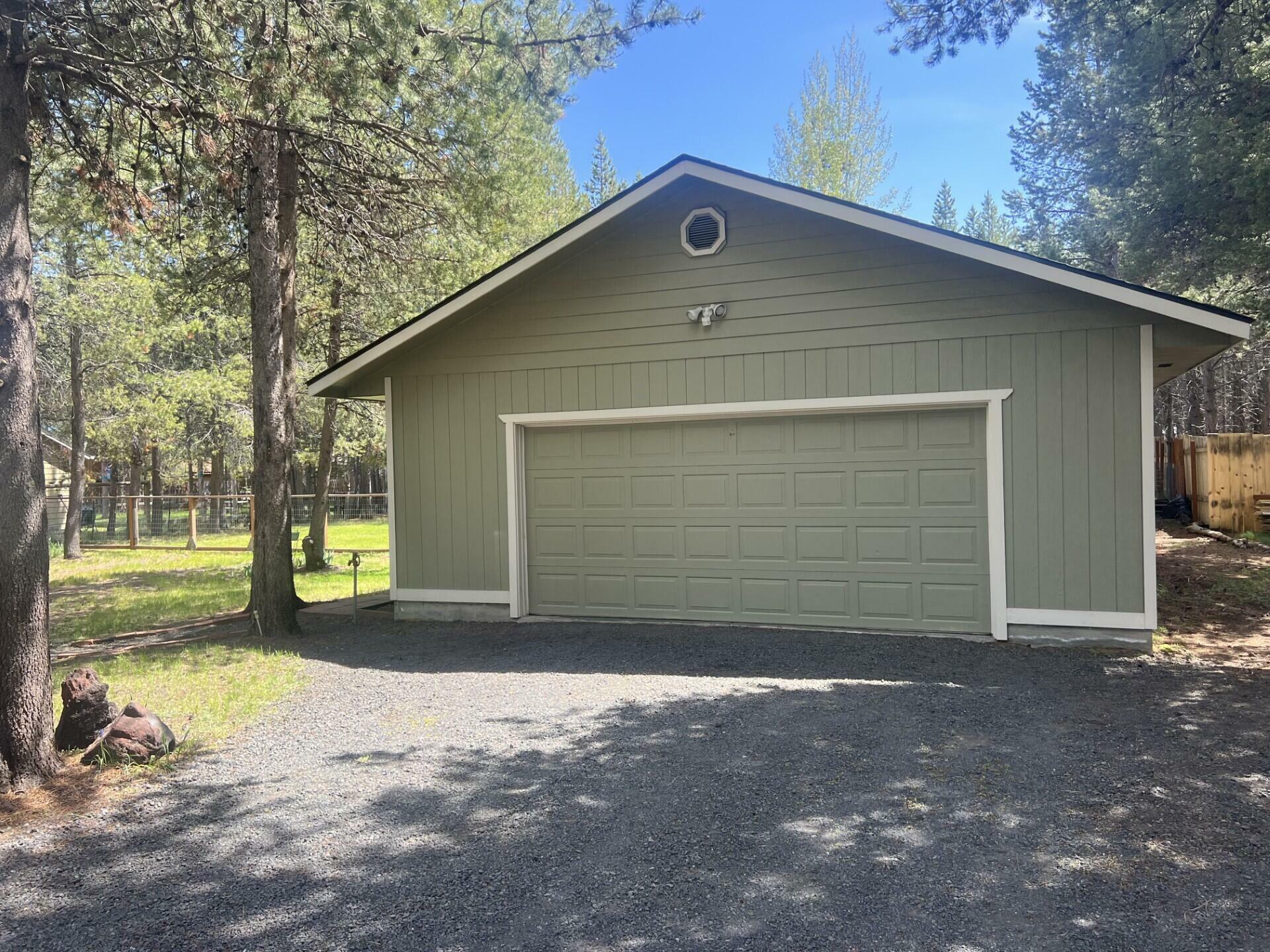 Property Photo: 17375 Canvasback Drive OR 97707