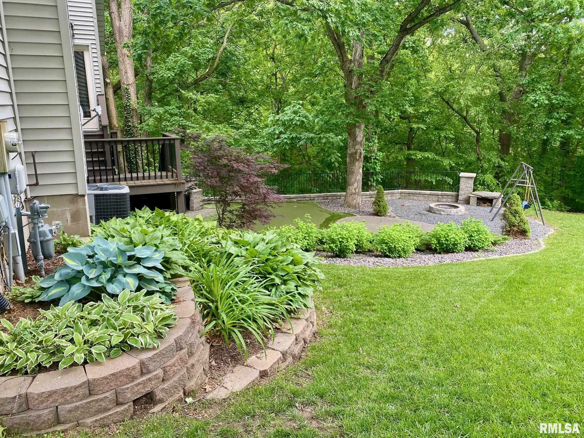 Property Photo: 1621 W Northedge Court IL 61525