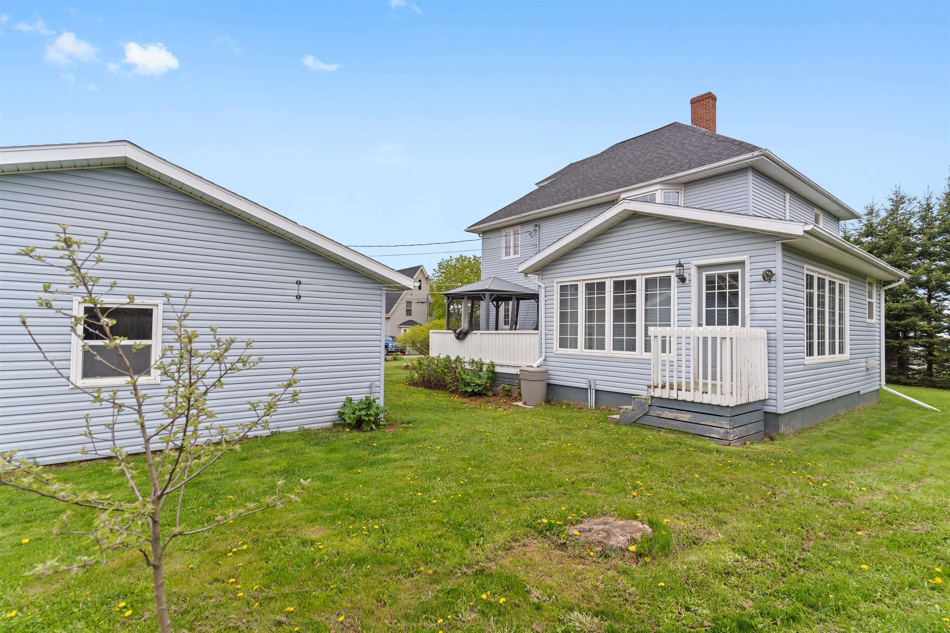 Property Photo: 1 Chestnut Street PE C0B 1M0