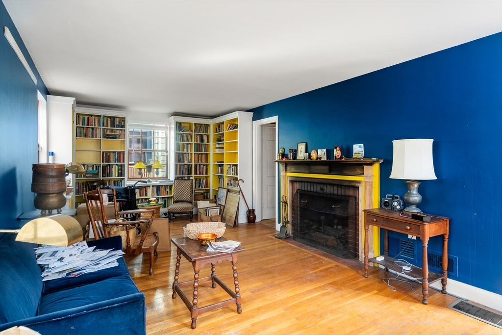 Property Photo: 9 Albion Pl MA 02459