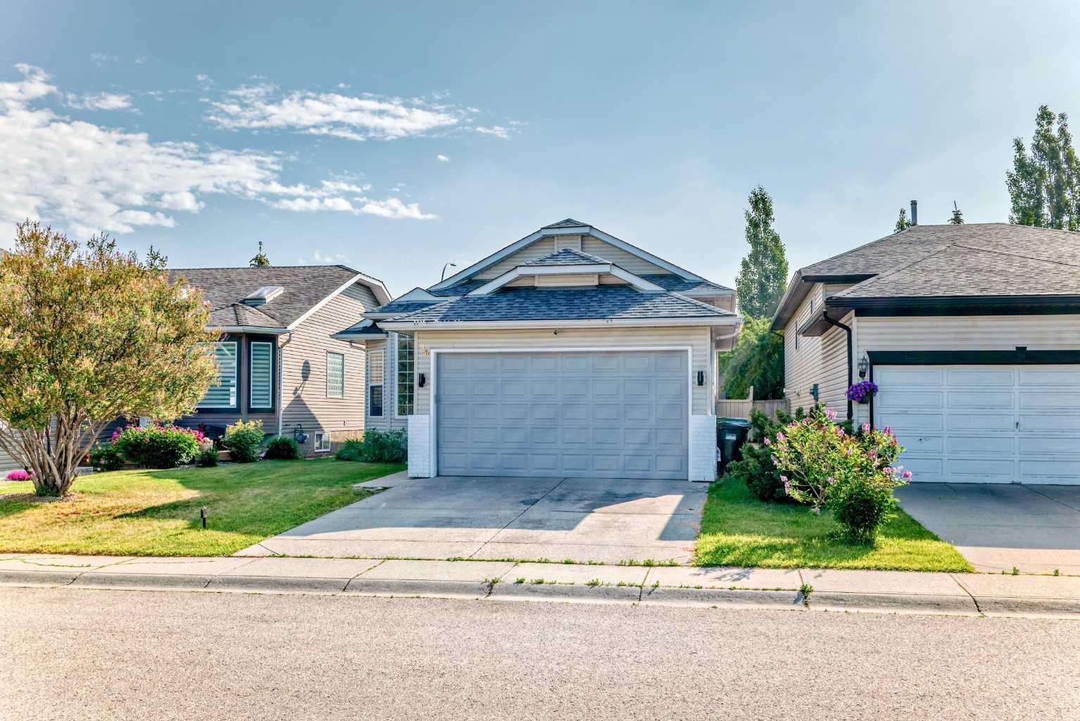 Property Photo: 96 Douglas Ridge Close SE AB T2Z 3M2