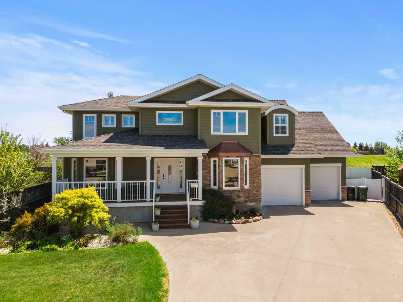 Property Photo: 3701 68 A Street W AB T4V 5B7