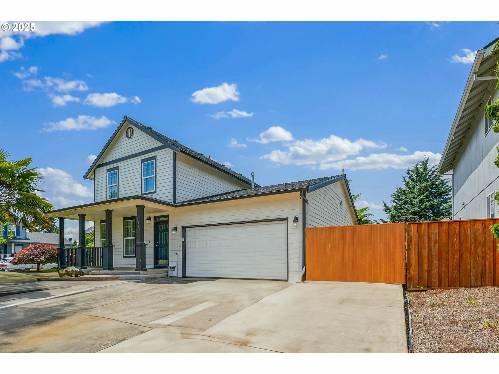 Property Photo: 2511 Patriot St OR 97071