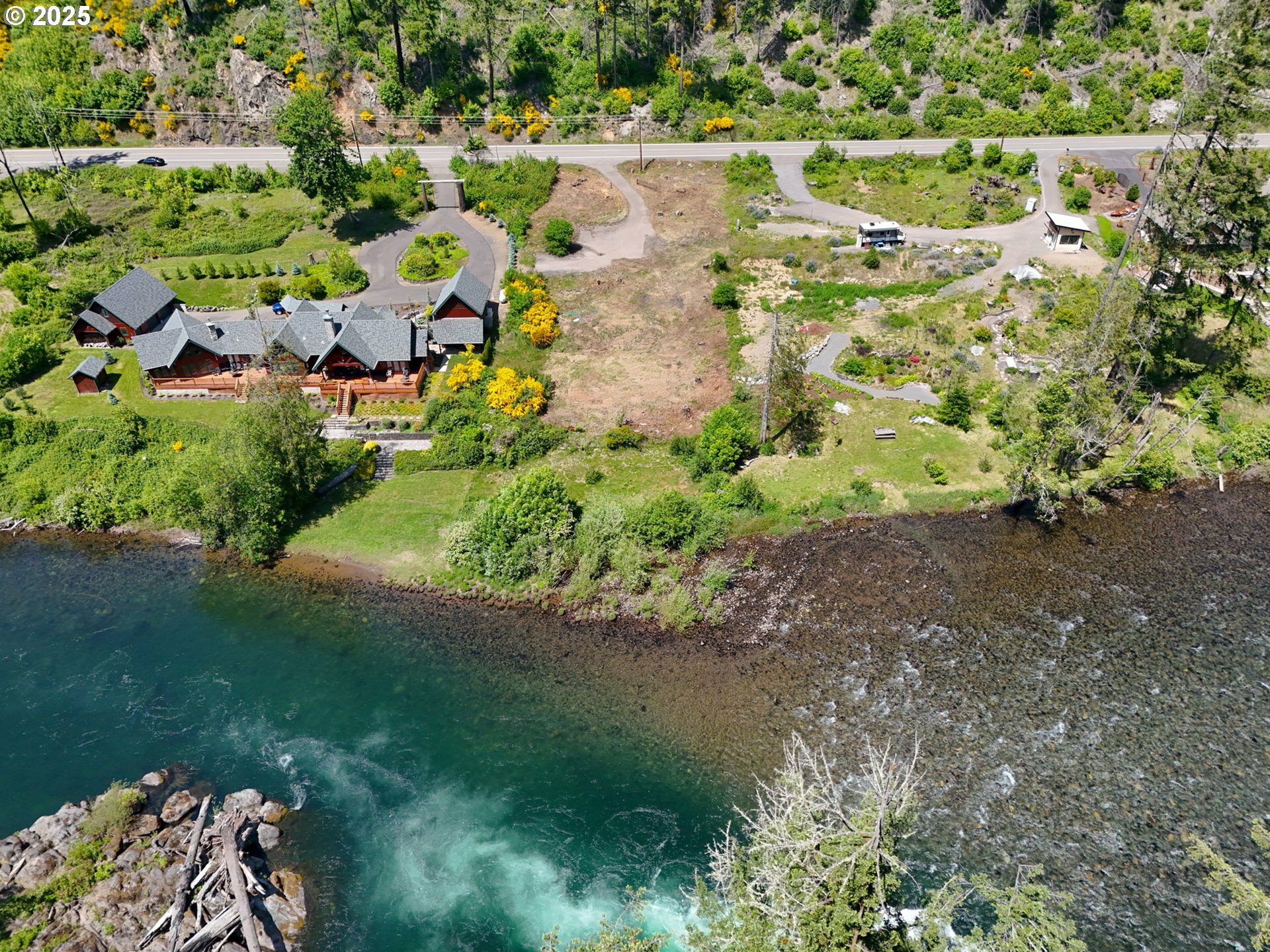 Property Photo: 47772 McKenzie Hwy OR 97488